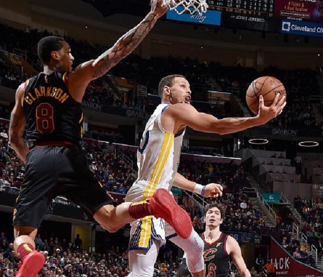 受锋线低迷 受锋线低迷